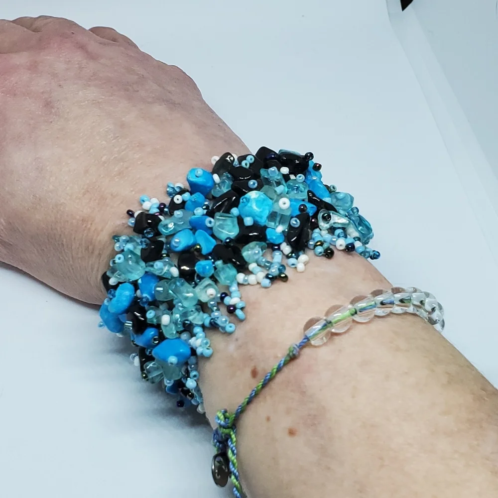 🌺 Vintage Carpet Bracelet